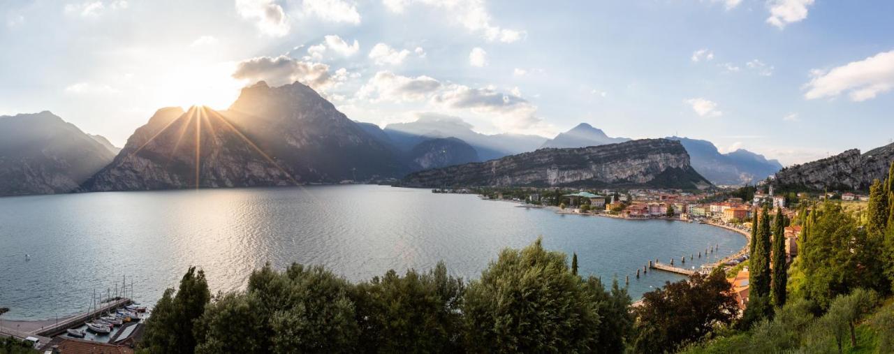 Vistalago Torbole Torbole Sul Garda Exterior foto